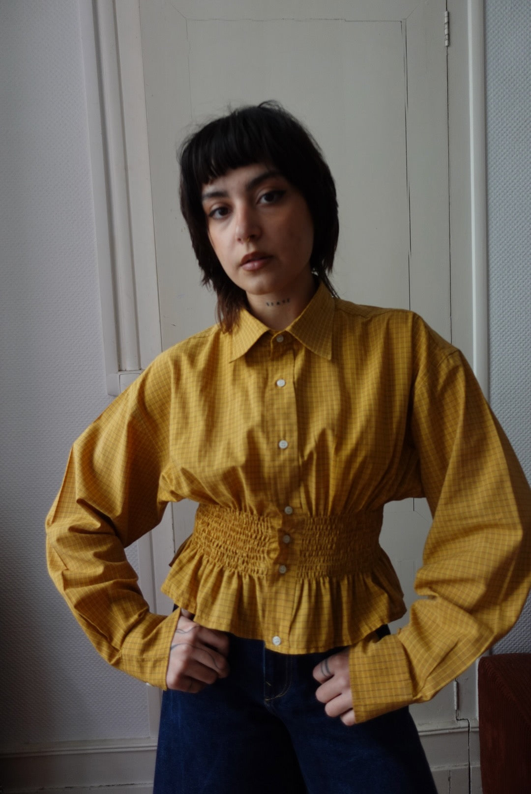 Chemise à carreaux jaune moutarde à manches bouffantes et smocks